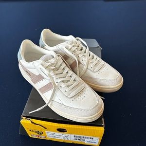 Goal Sneakers size 7